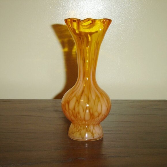 Handblown orange speckled art glass vase VGU - Picture 2 of 8
